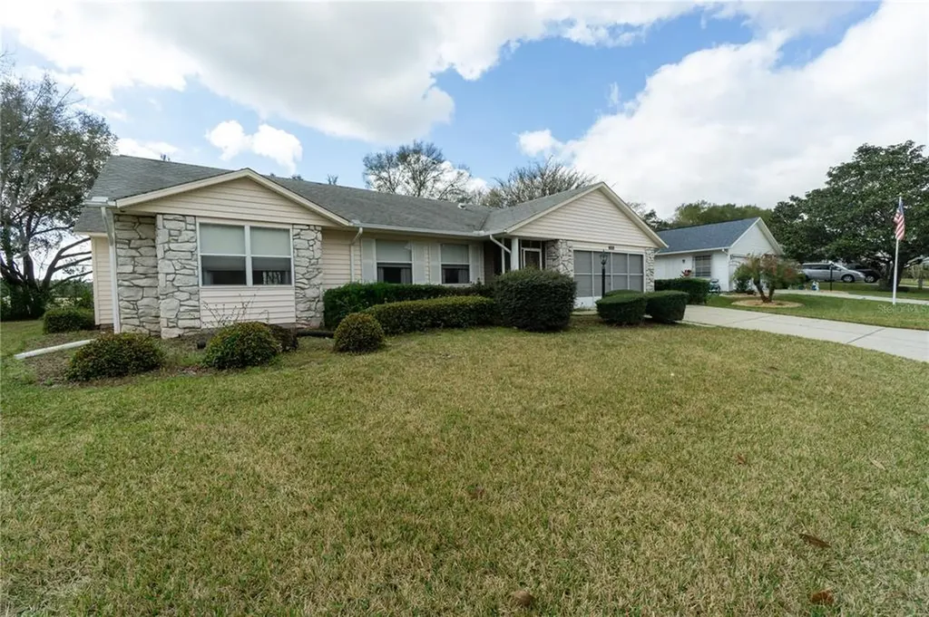 26229 Newcombe Circle Leesburg FL 34748