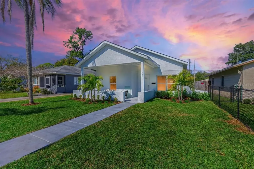 623 47th Avenue N St Petersburg FL 33703