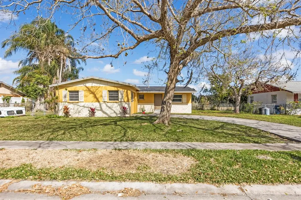 1003 65th Avenue W Bradenton FL 34207