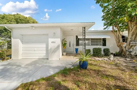 4511 Groveland Street Bradenton FL 34207