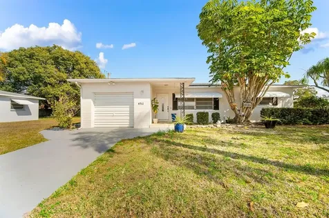 4511 Groveland Street Bradenton FL 34207