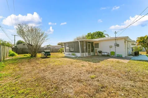 4511 Groveland Street Bradenton FL 34207