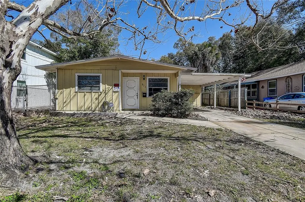 911 17th Street W Bradenton FL 34205