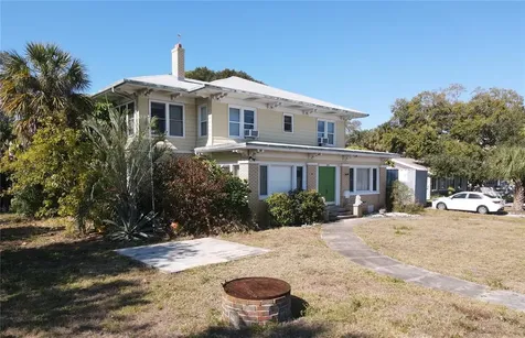 2041 Beach Drive SE St Petersburg FL 33705