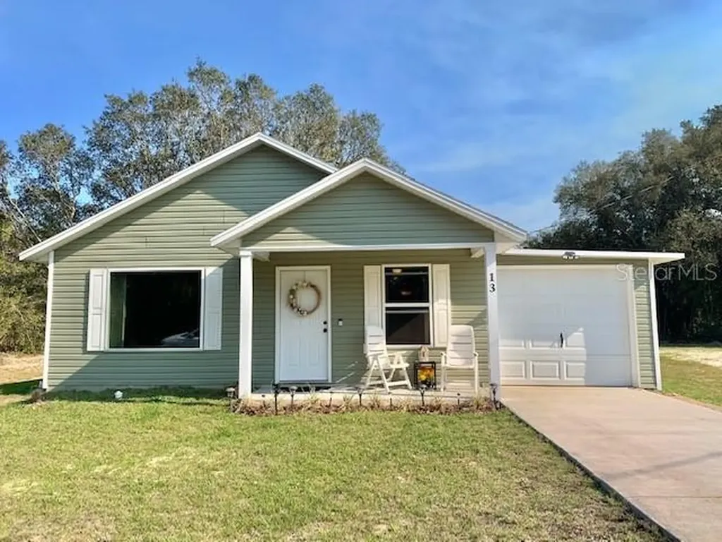 13 Guava Terrace Ocklawaha FL 32179