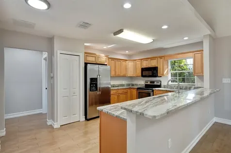 6925 48th Avenue N St Petersburg FL 33709