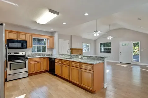 6925 48th Avenue N St Petersburg FL 33709