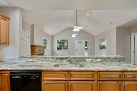 6925 48th Avenue N St Petersburg FL 33709