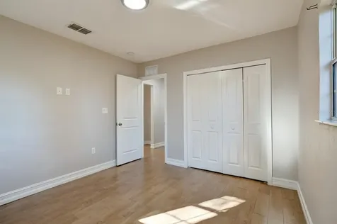 6925 48th Avenue N St Petersburg FL 33709
