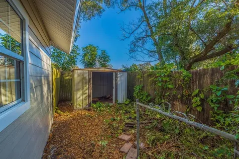 6925 48th Avenue N St Petersburg FL 33709