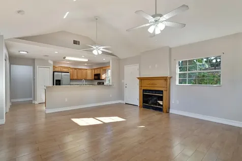6925 48th Avenue N St Petersburg FL 33709