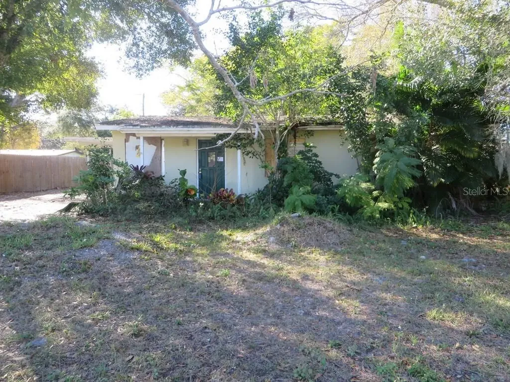2274 Temple Street Sarasota FL 34239