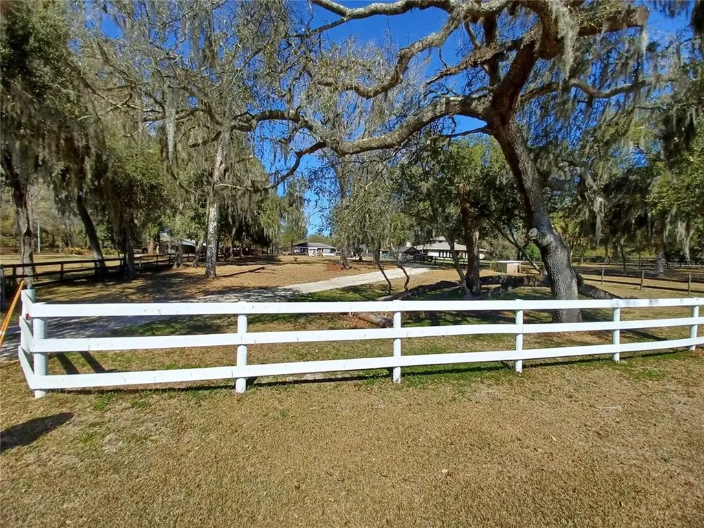 14157 SW Highway 484 Dunnellon FL 34432
