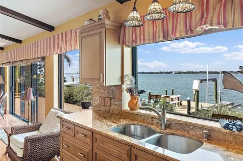 4385 48th Avenue S St Petersburg FL 33711