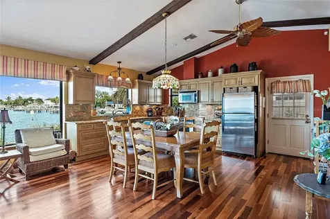 4385 48th Avenue S St Petersburg FL 33711