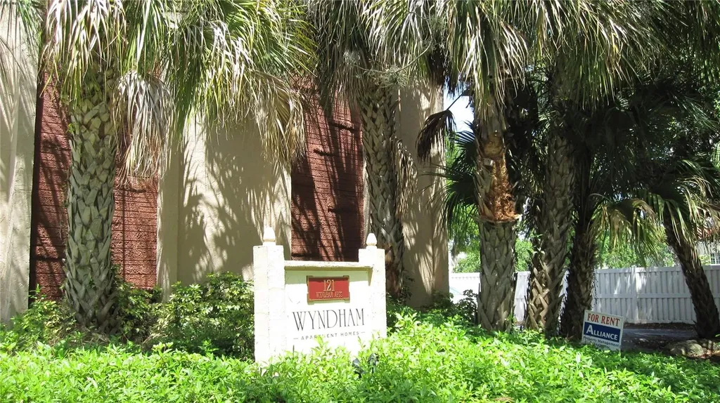 121 3rd Avenue N St Petersburg FL 33701