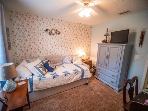 220 Country Lakes Circle Groveland FL 34736