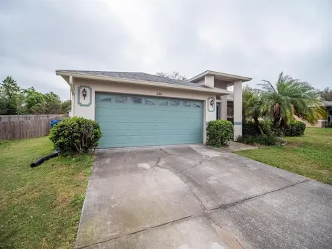 220 Country Lakes Circle Groveland FL 34736