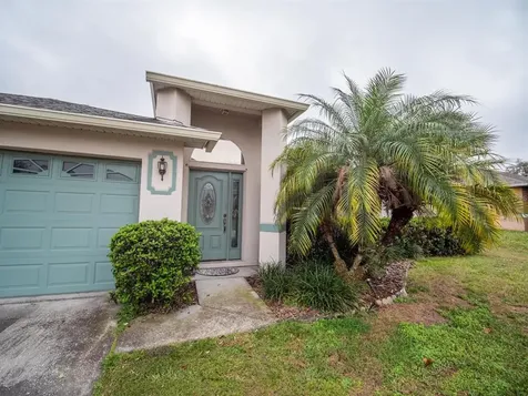 220 Country Lakes Circle Groveland FL 34736
