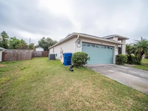 220 Country Lakes Circle Groveland FL 34736