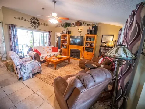 220 Country Lakes Circle Groveland FL 34736