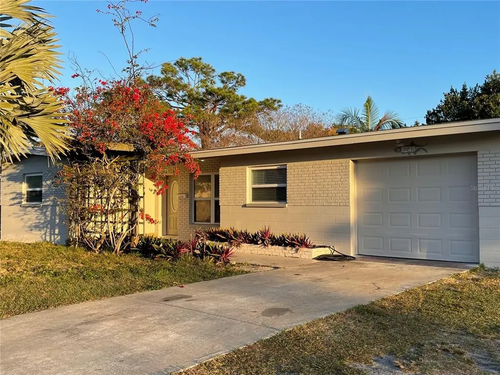6245 39th Avenue N St Petersburg FL 33709