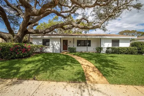 1221 47th Avenue N St Petersburg FL 33703