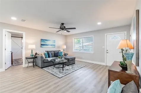 1436 81st Avenue N St Petersburg FL 33702