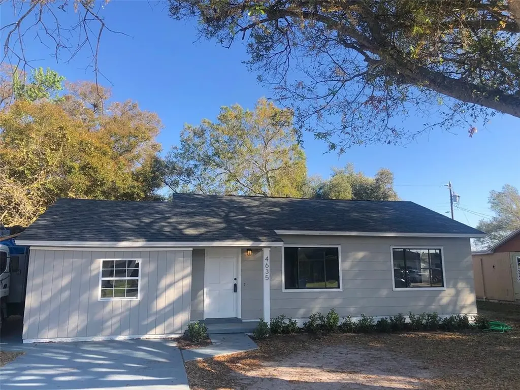 4635 Emerson Avenue S St Petersburg FL 33711