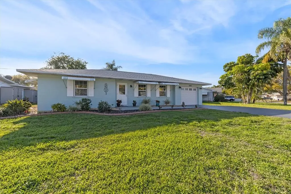 3002 Yarmouth Drive W Bradenton FL 34205