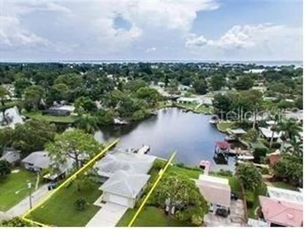 4543 Carson Street NE St Petersburg FL 33703