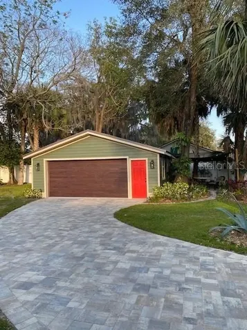 161 S Rhodes Street Mount Dora FL 32757