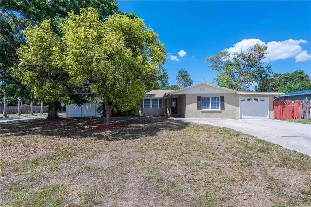 8699 Magnolia Drive Seminole FL 33777