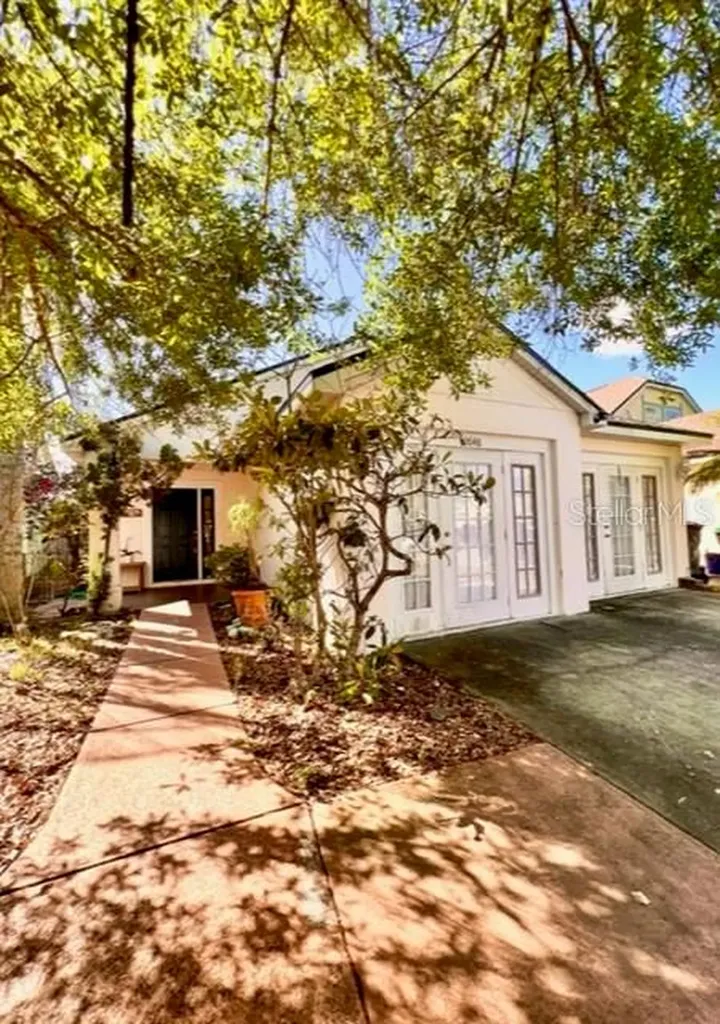 2648 Woods Edge Circle Orlando FL 32817
