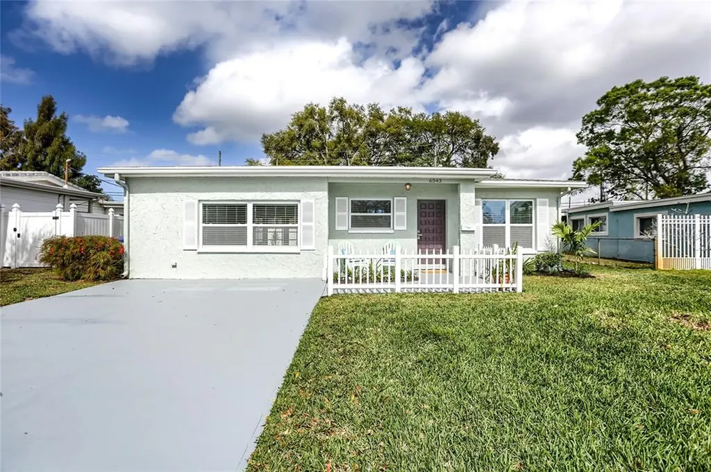 6543 34th Terrace N St Petersburg FL 33710