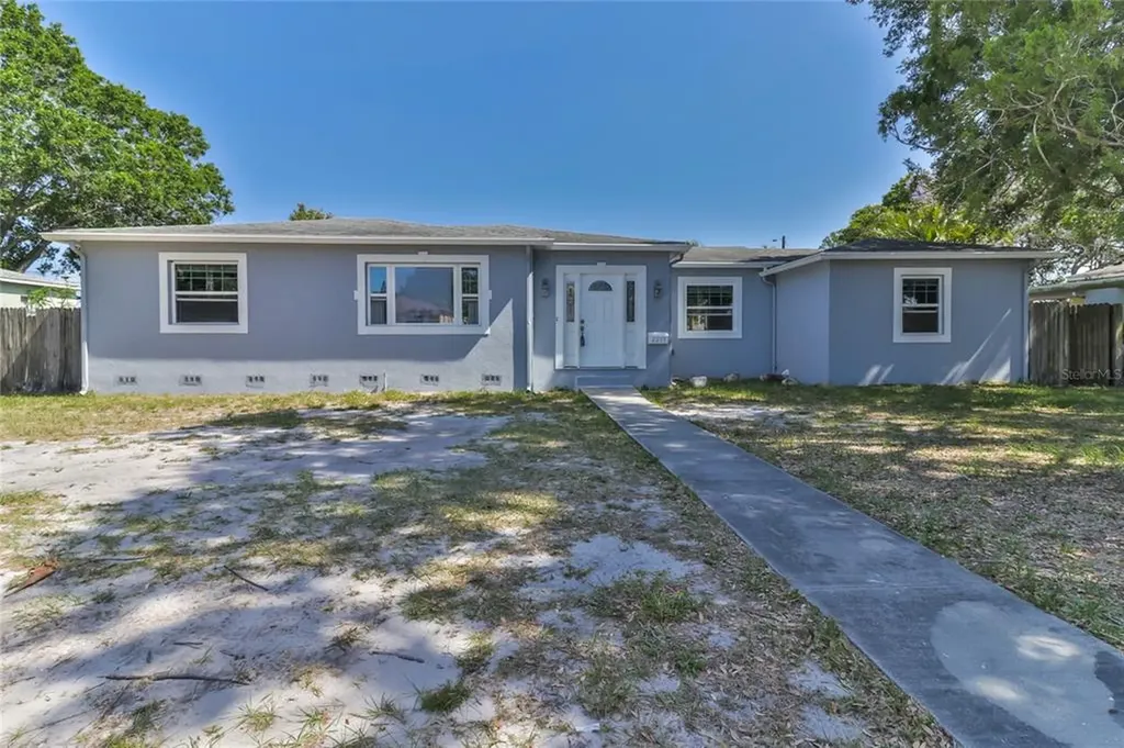 2219 35th Avenue N St Petersburg FL 33713