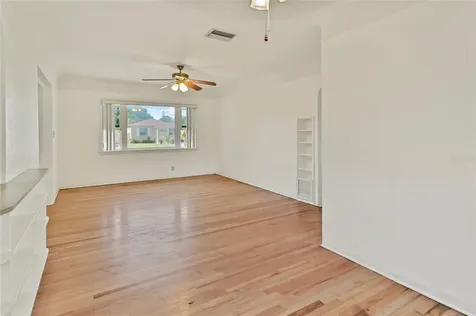 2219 35th Avenue N St Petersburg FL 33713