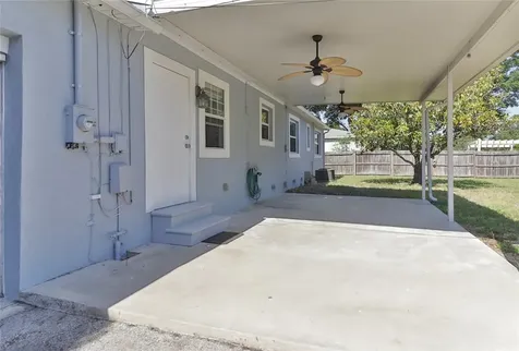 2219 35th Avenue N St Petersburg FL 33713
