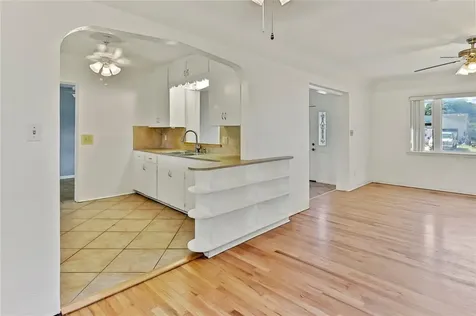 2219 35th Avenue N St Petersburg FL 33713