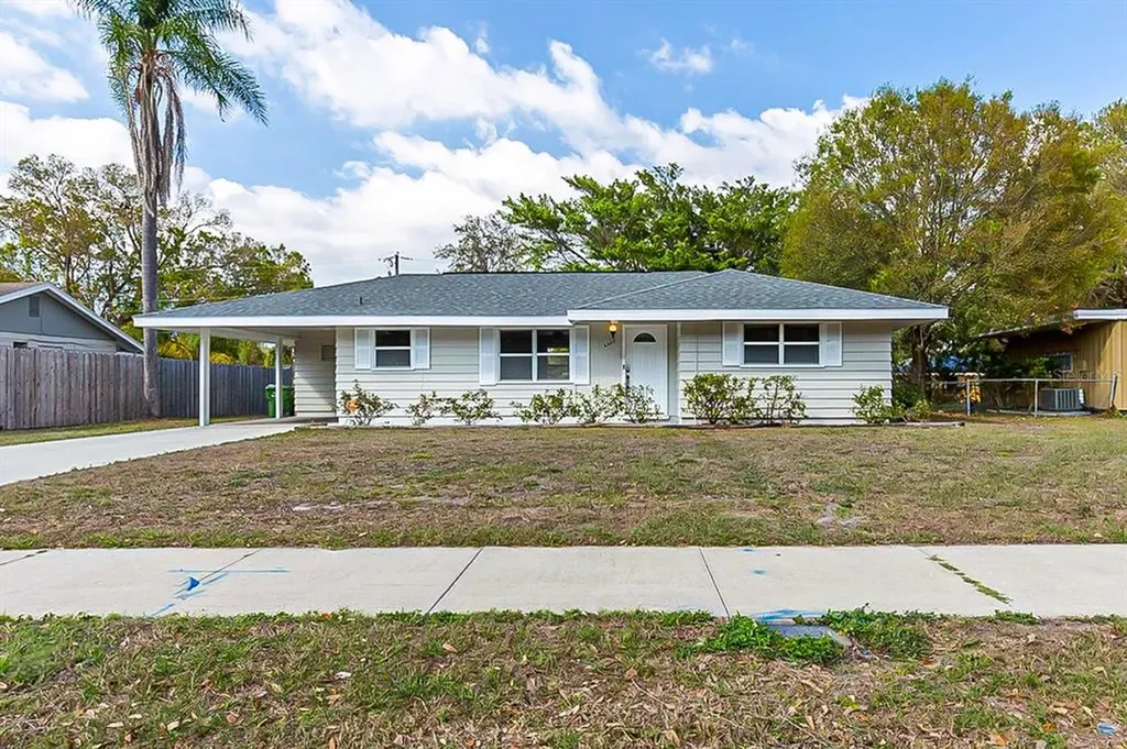 2533 Pelican Drive Sarasota FL 34237