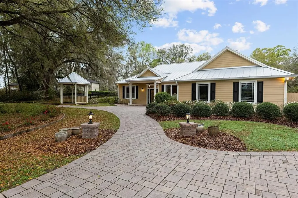 10040 NW 136th Drive Alachua FL 32615