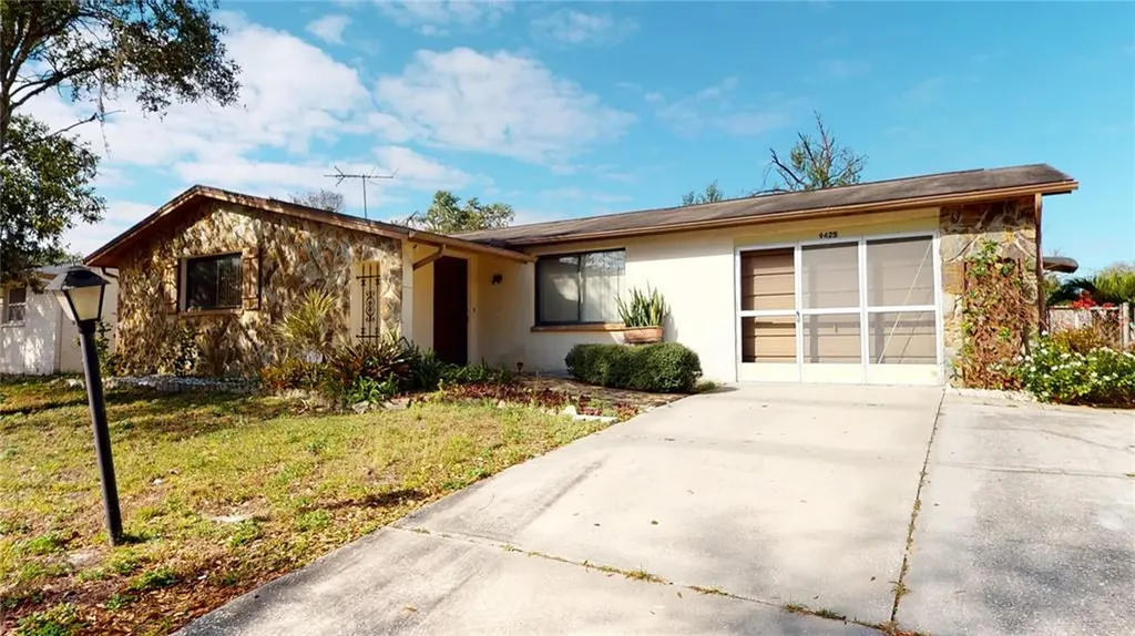 9425 Palm Avenue Port Richey FL 34668