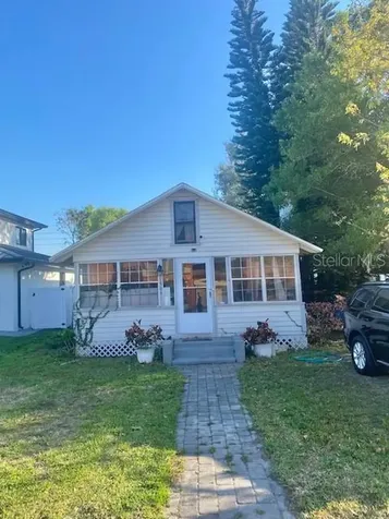 1504 E Crystal Lake Avenue Orlando FL 32806