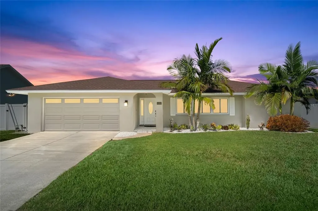 4389 50th Place S St Petersburg FL 33711