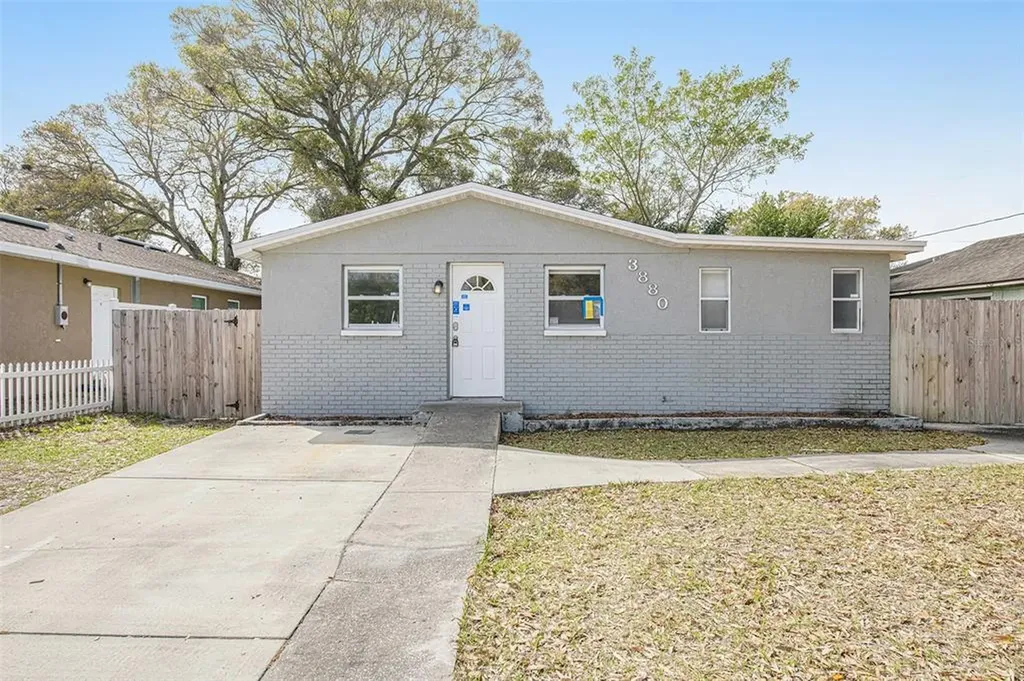 3880 46th Avenue N St Petersburg FL 33714