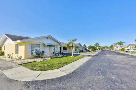 1002 Warwick Court Sun City Center FL 33573