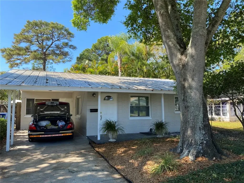 626 Garland Street N St Petersburg FL 33703