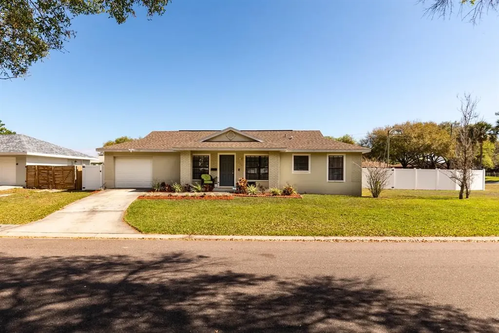 5386 Alhambra Way S St Petersburg FL 33712
