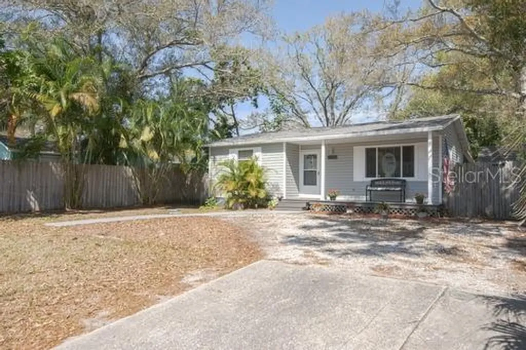 4359 45th Avenue N St Petersburg FL 33714