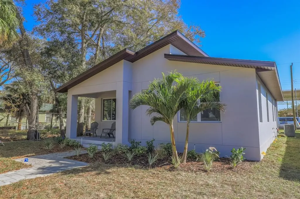 1058 16th Avenue S St Petersburg FL 33705